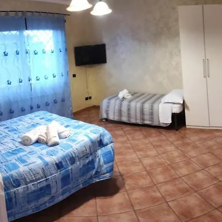 Hotel Nice House Fiumicino Esterno foto